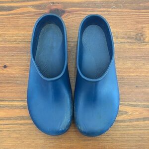 Navy Slip-On Clogs size 8/39